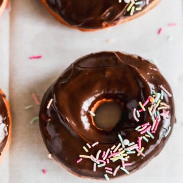 Chocolate glazed doughnuts that super easy and fluffy.