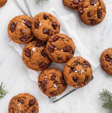 Healthy chocolate gingerbread cookies with chocolate chunks.