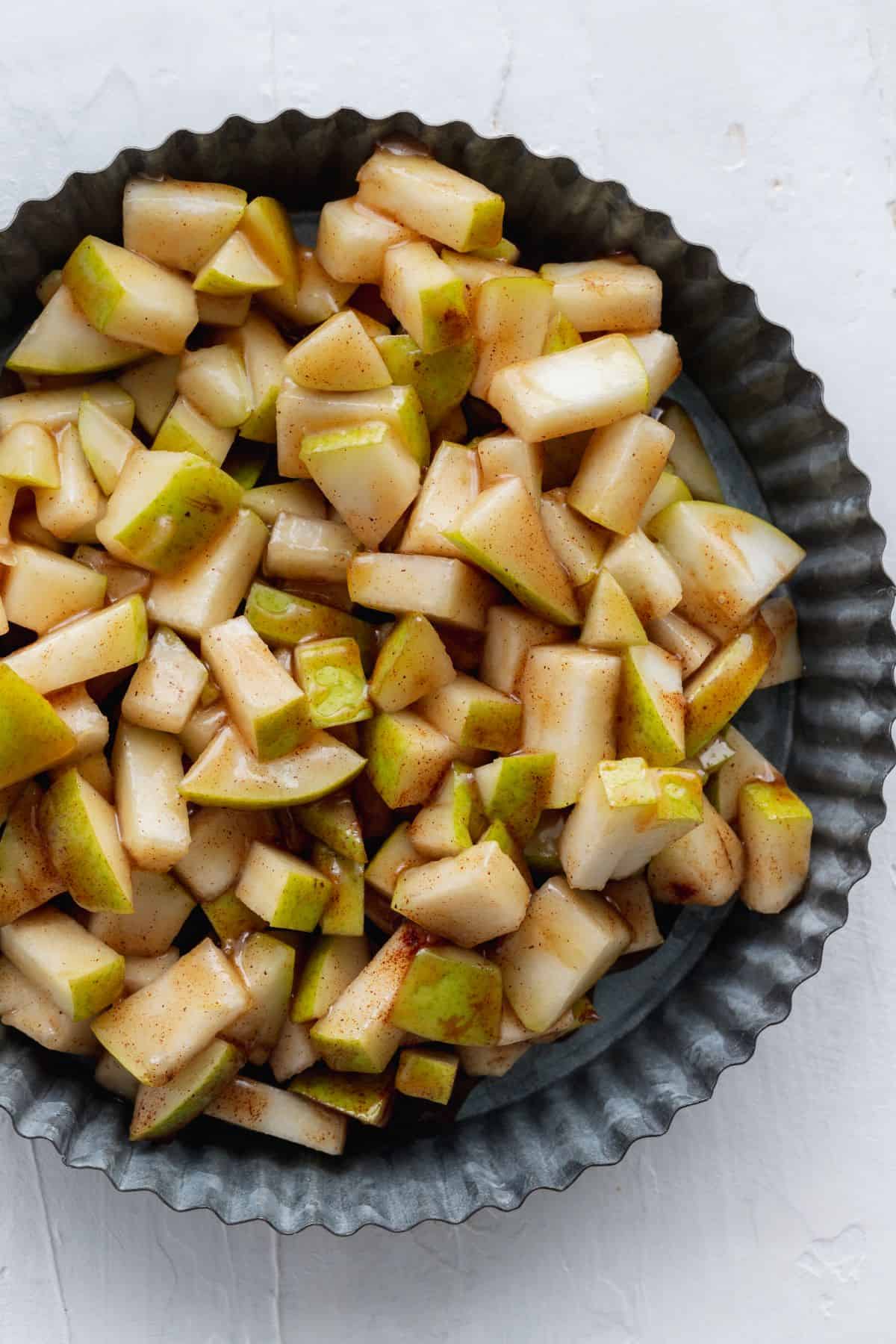 Pears cut in a tin.