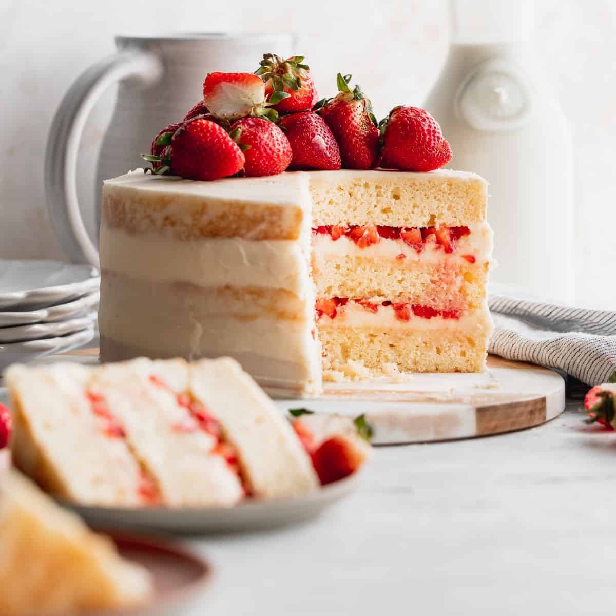 Golden Strawberry Cake - Chelsweets