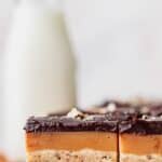 Pinterest pin for millionaire shortbread.