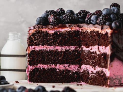 Chocolate Cake With Blueberry And Blackberry Stock Photo - Download Image  Now - Baked, Baked Pastry Item, Berry - iStock