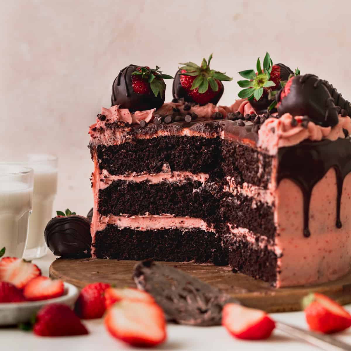 Chocolate Strawberry Meringue Torte | Imperial Sugar