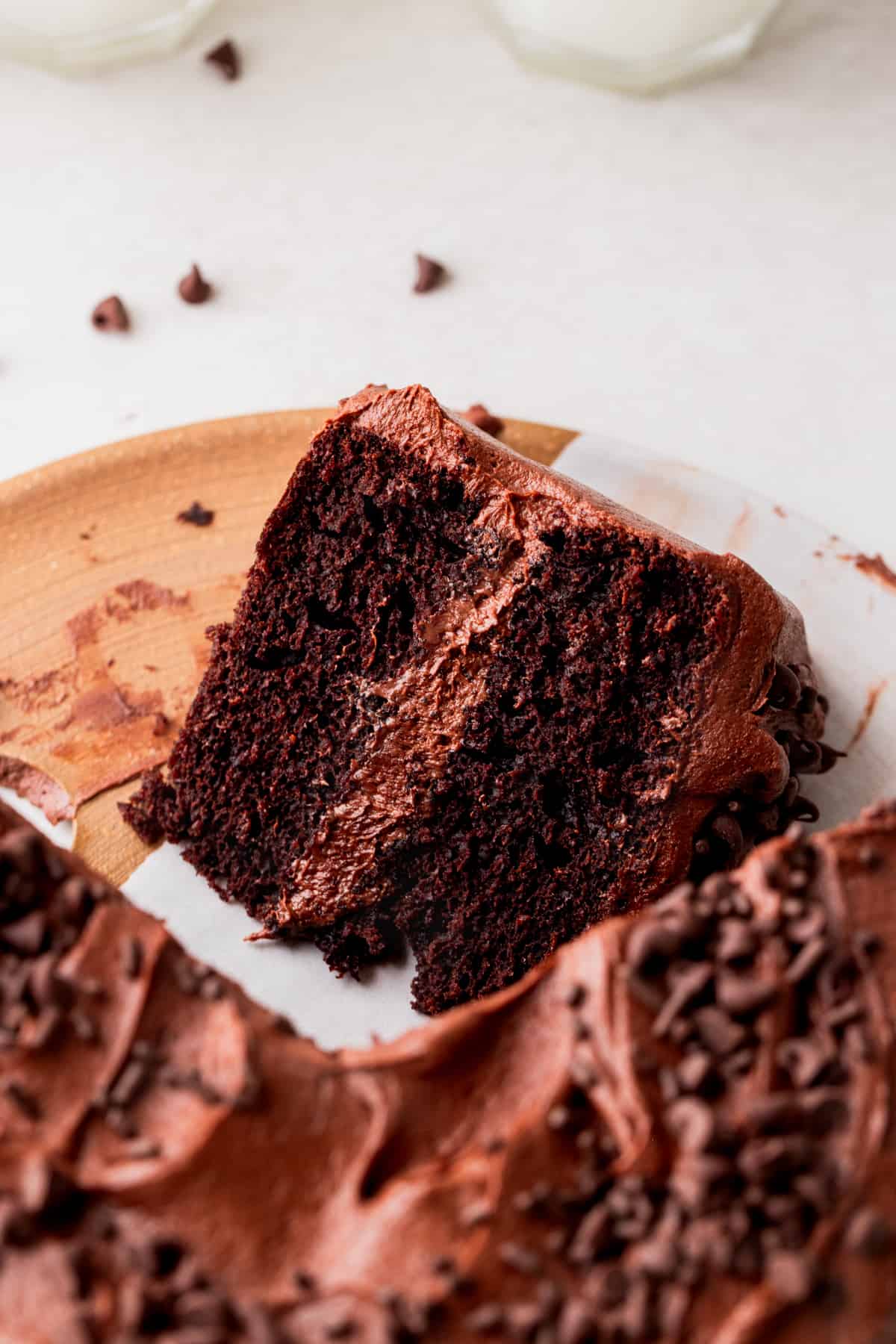 Chocolate cake slice on the platter.