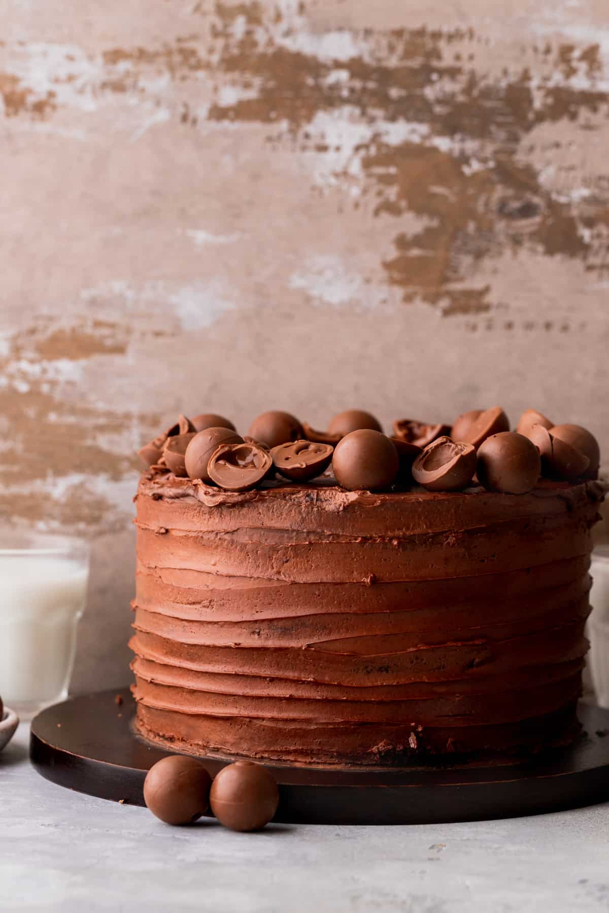 Chocolate Truffle cake with Oreo topping Cake (Only for Lonavala & Kha-mncb.edu.vn