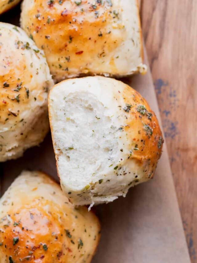 The Best Garlic Rolls Stephanie's Sweet Treats