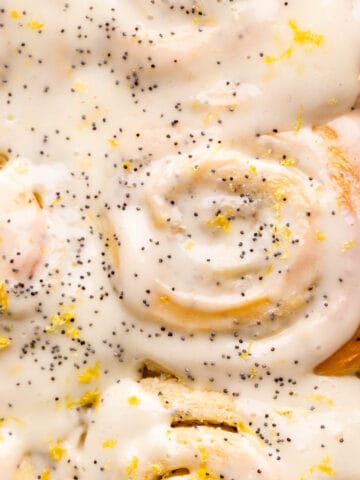 Frosted lemon rolls in a platter.
