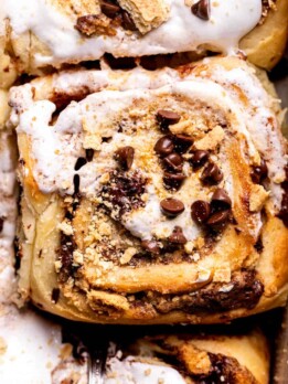 Top view of s'mores cinnamon rolls.