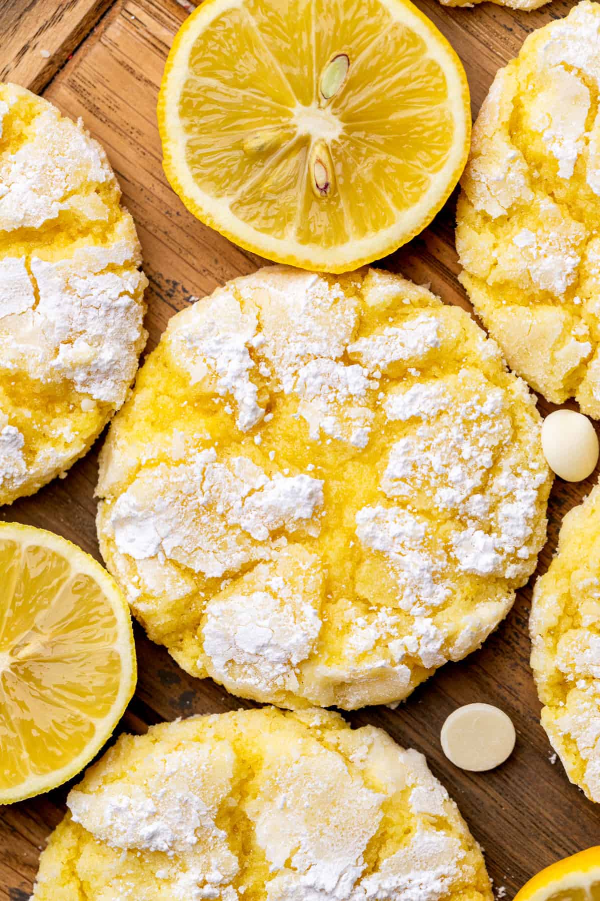 Close up of one lemon crinkle cookie.