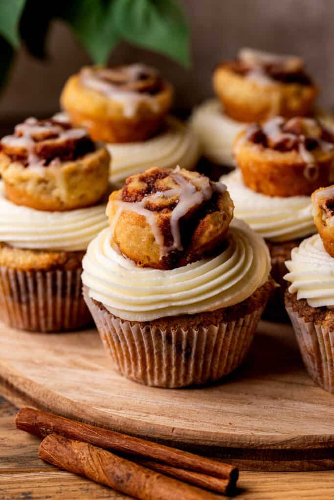 Cinnamon Roll Cupcakes - Stephanies Sweet Treats