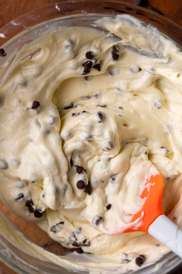Cheesecake batter in a glass bowl.