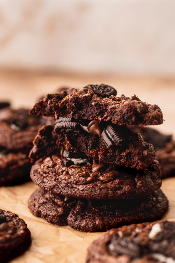 Stack of oreo brownie cookies.