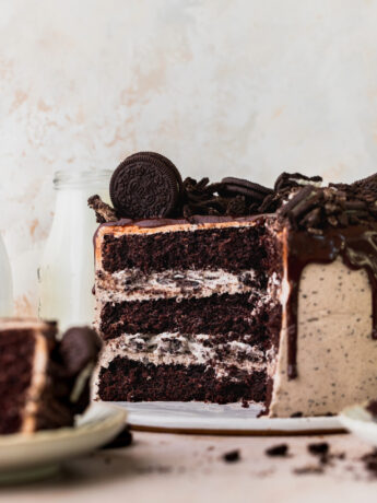 Oreo cake split in half showing the inside.