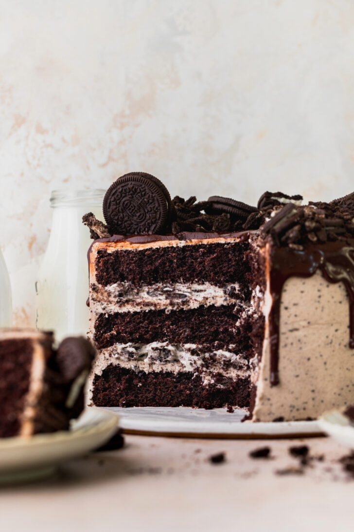 Oreo cake split in half showing the inside.