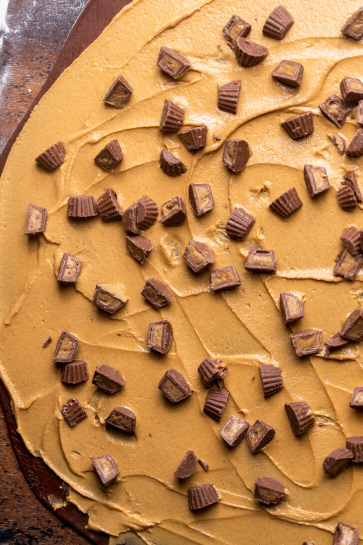 Peanut butter cups on top of peanut butter filling.