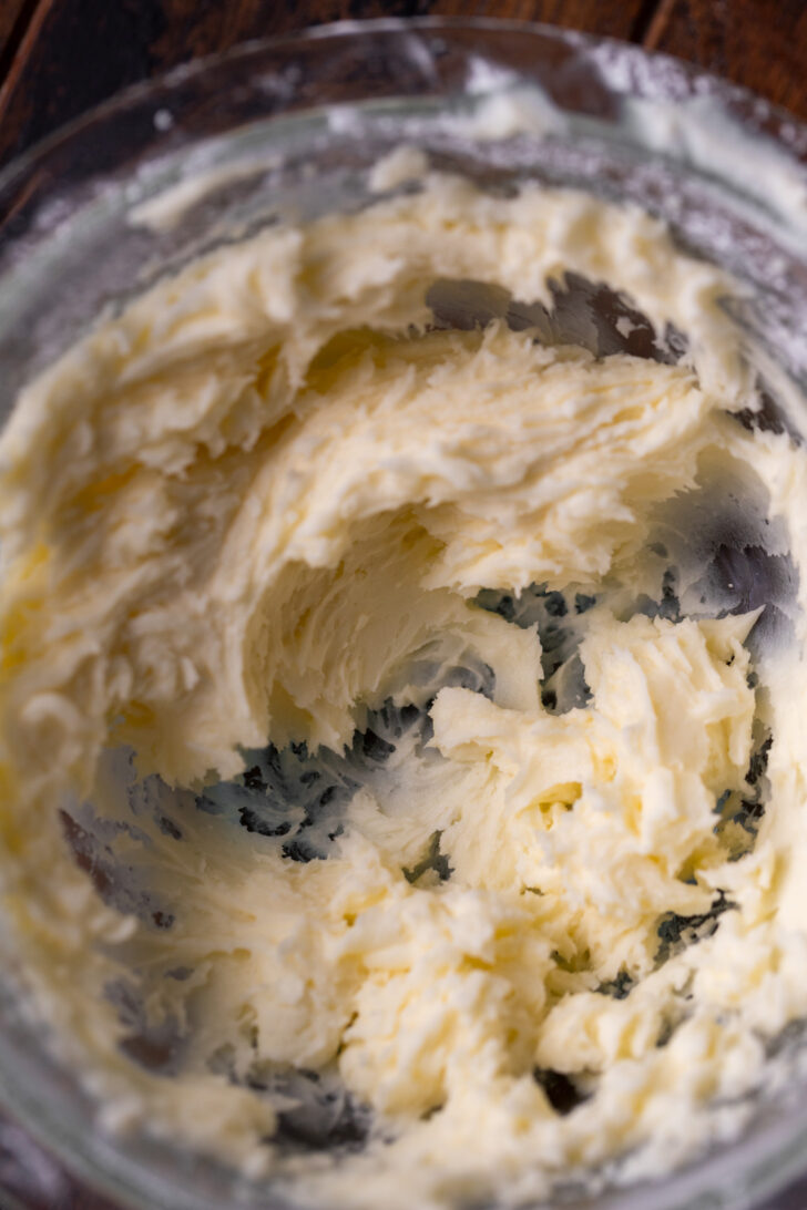 Mixed mascarpone in a bowl.