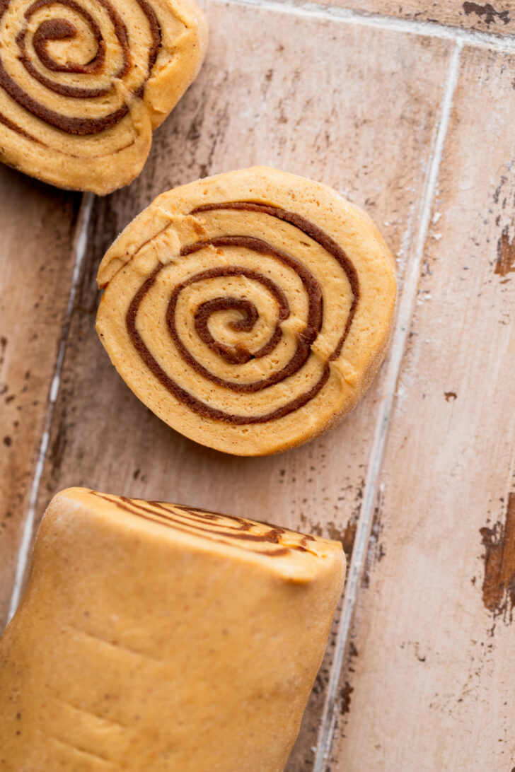 Cut cinnamon roll.