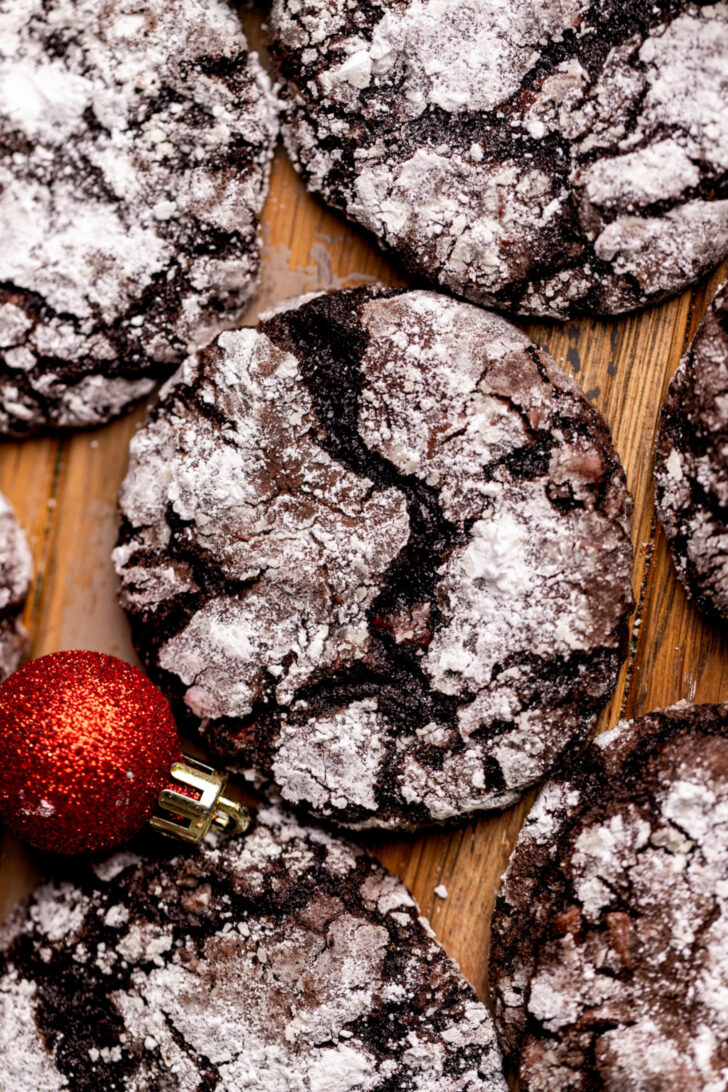 Top view of chocolate crinkle cookies.