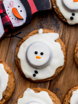 Top view of a snowman cookie.