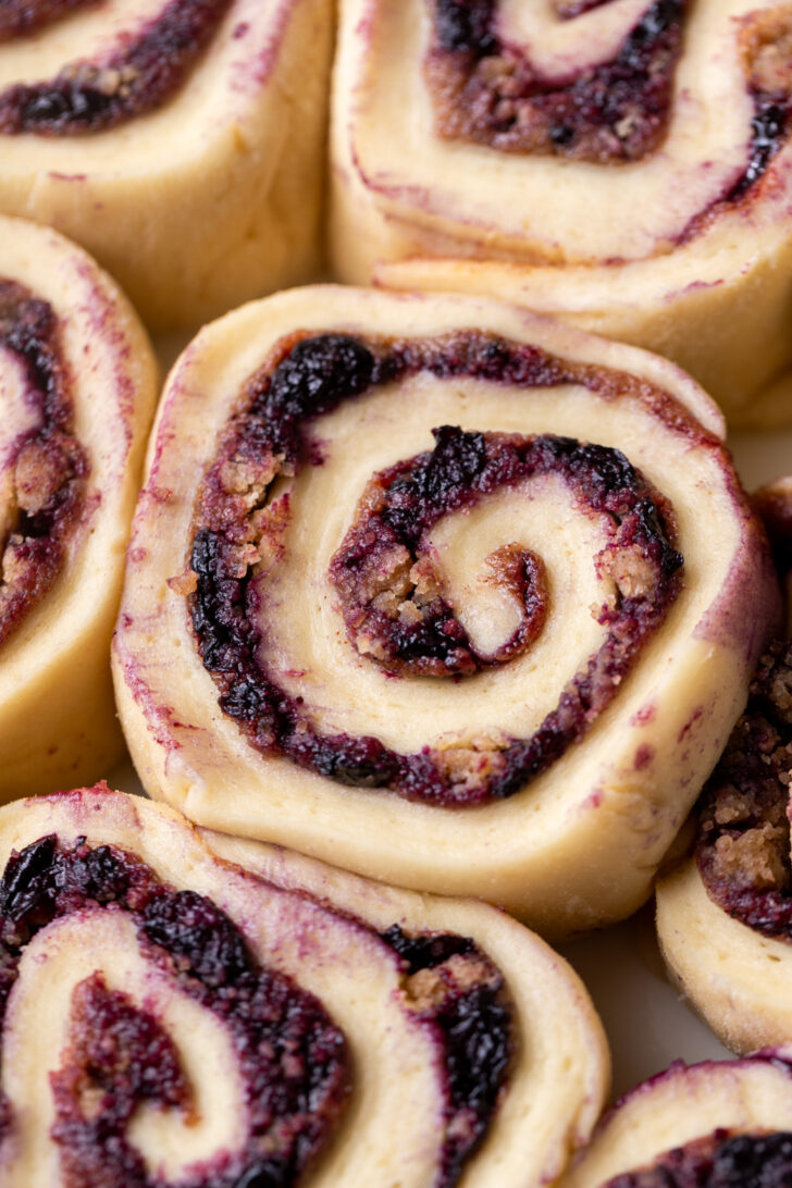 Raw rolls in a pan.