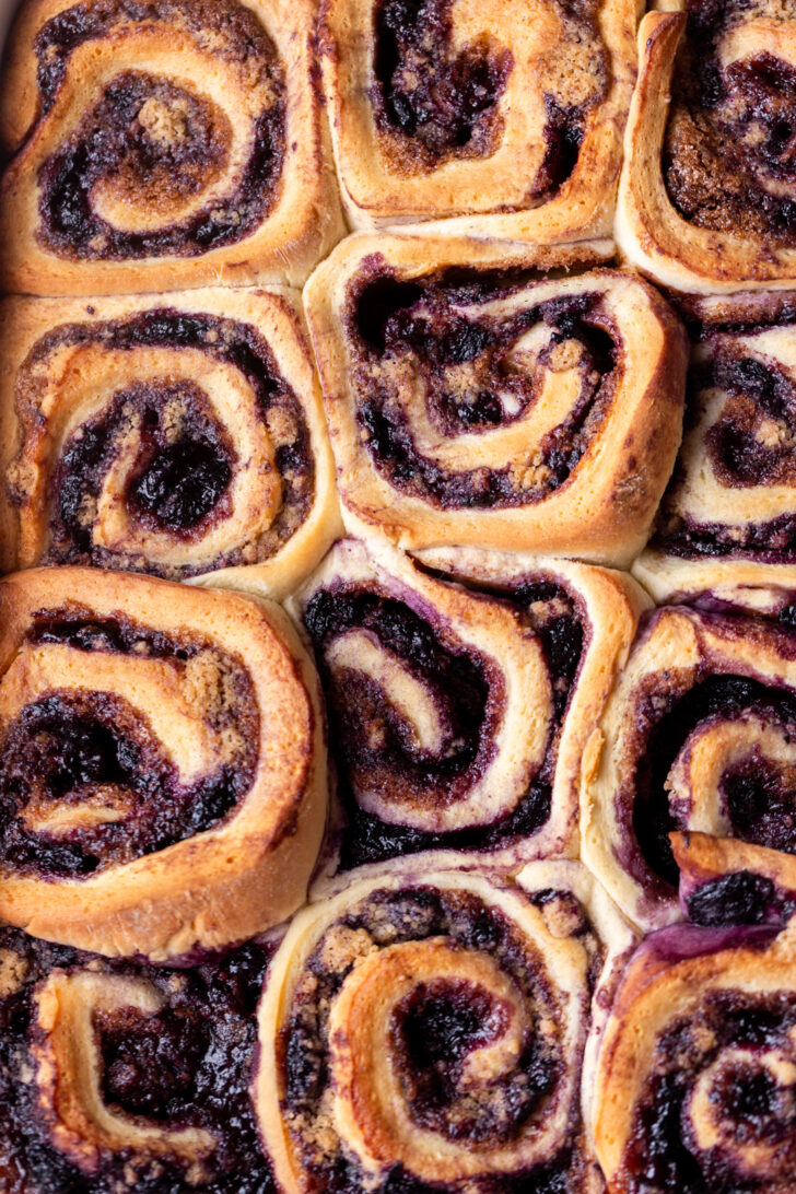 Baked rolls in a pan.