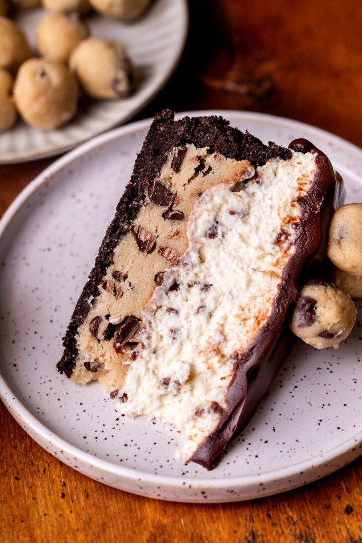 Slice of pie on a plate.
