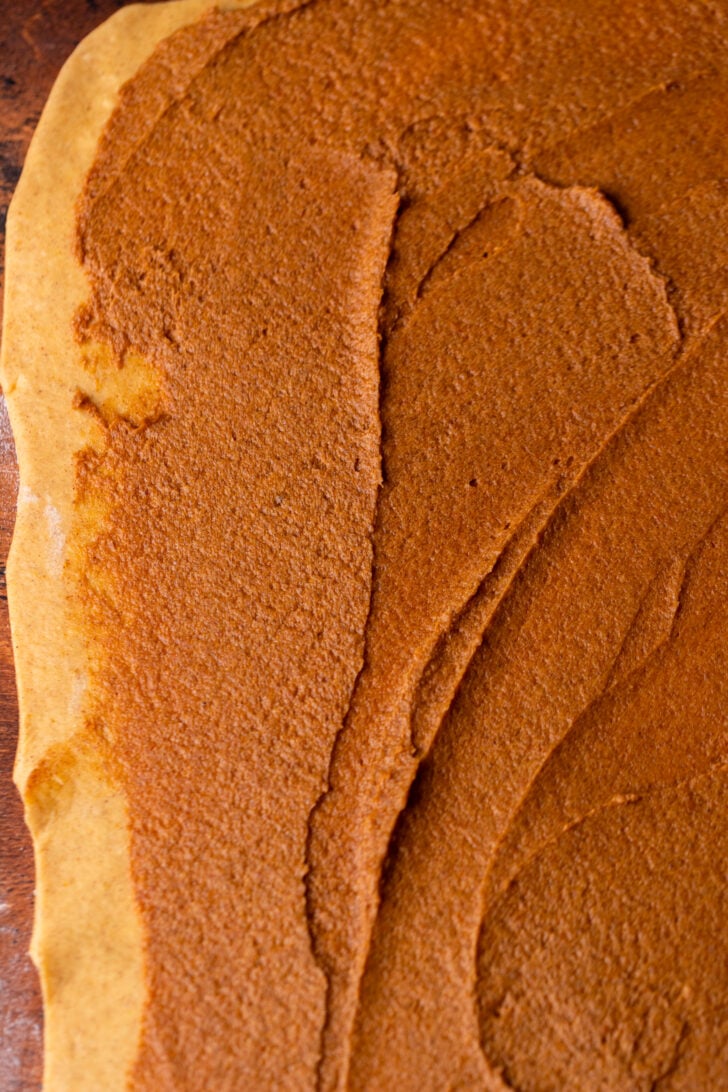 Pumpkin cinnamon filling on the dough.